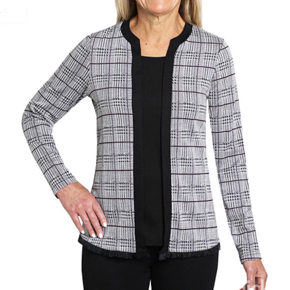M - NWT Cathy Daniels Two For One Layered Top